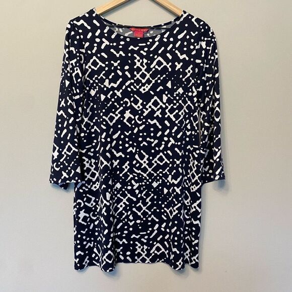 Sunny Leigh Dresses & Skirts - Sunny Leigh Medium Navy & White Abstract Pattern 3/4 Sleeve Flattering Dress